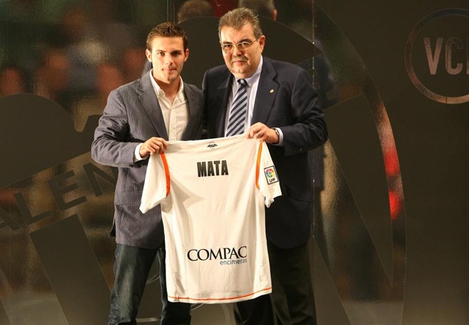 19 tuổi, Mata gia nhập Valencia. Đây chính là CLB biến anh thành ngôi sao sau khi đã chứng tỏ được tiềm năng của mình ở Madrid.